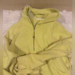 Highlight green/yellow lululemon scuba
